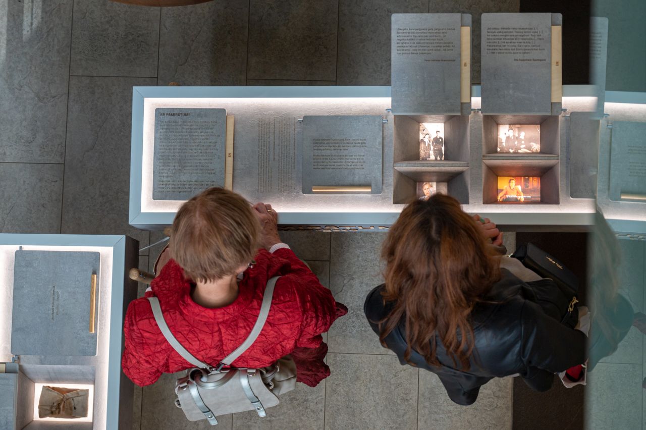 Parodos atidarymas Panevėžio apskrities G. Petkevičaitės Bitės viešojoje bibliotekoje 2023 08 09 Autorius P. Židonis 4